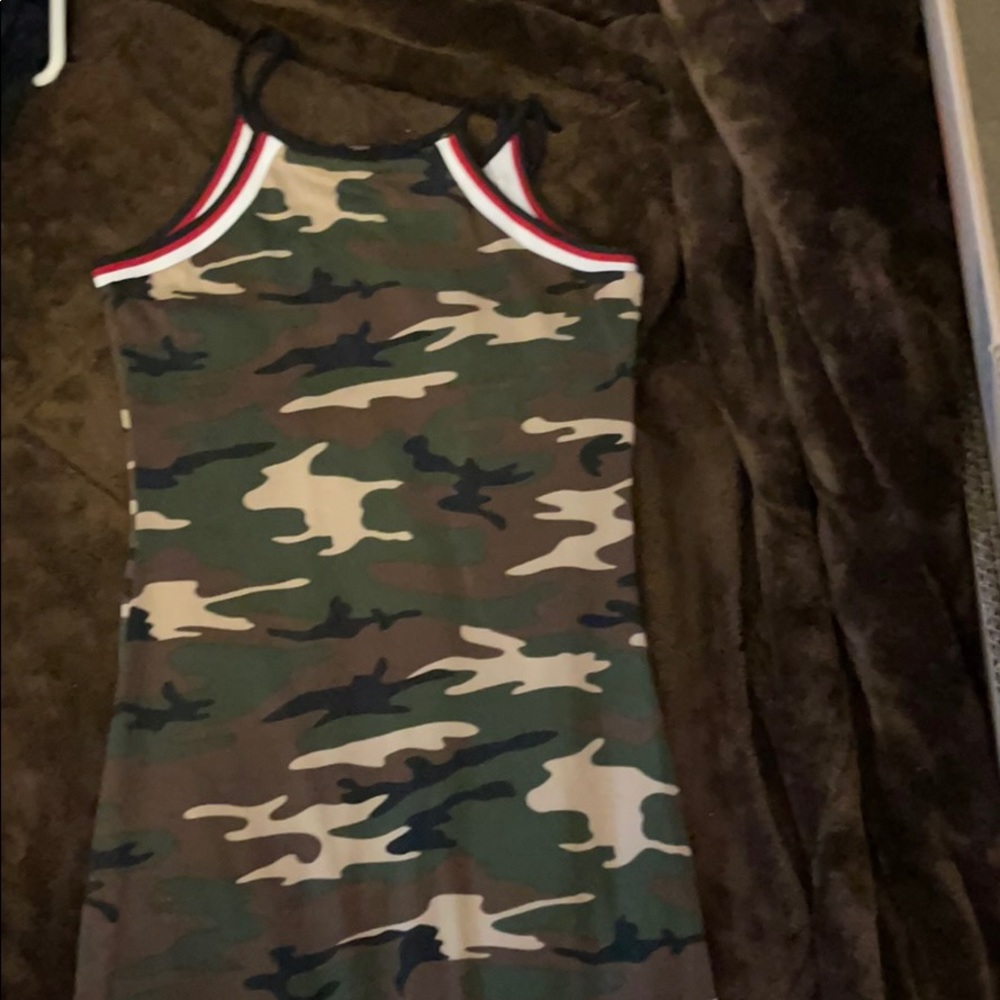 Too Small - Picture 2 of 2